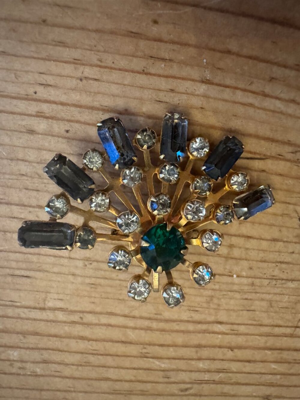 Vintage Rhinestone Fan Starburst Brooch Pendant Gold Tone Emerald Green 1950s